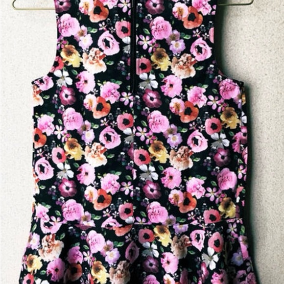 H&M  Set Tapered Cropped Pants Black & Pink Floral Size 4 / Top Size 6 - Picture 14 of 16
